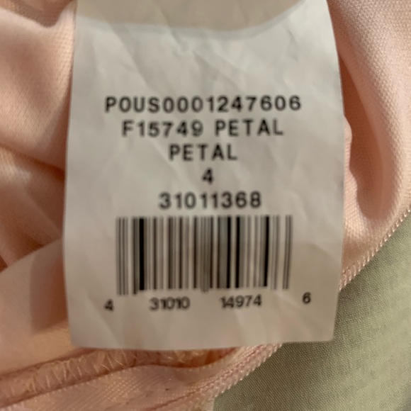 David’s Bridal bridesmaid dress, colour petal, US 4 - Picture 6 of 7